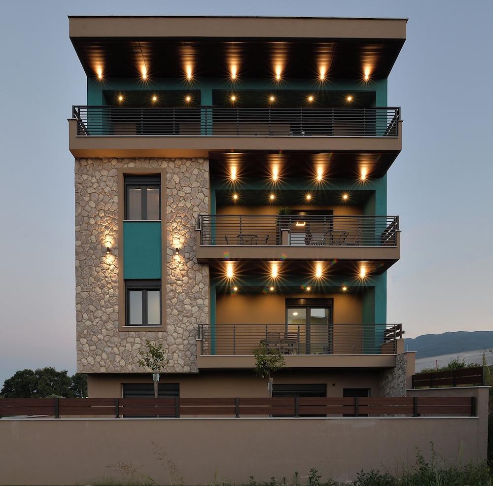 Niel Holiday Apartments Panel Hospitality Homes & Villas — 4-Star Luxury Hotel in Leptokarya, Greece