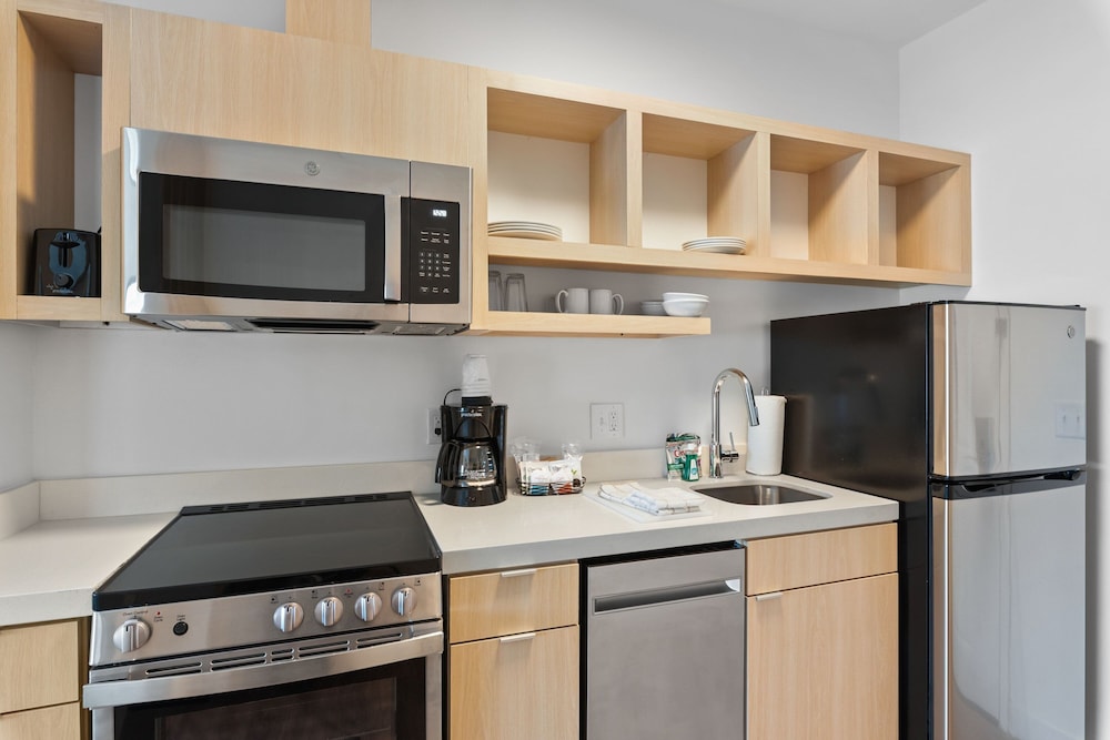 Towneplace Suites By Marriott White Hall - photo 32