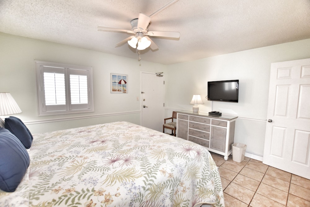 0512 Waters Edge Resort 3 Bedroom Condo by RedAwning - photo 13