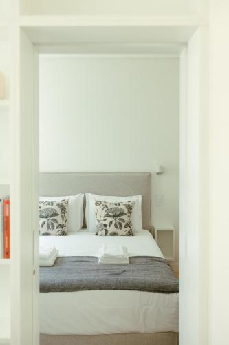 Trindade 19 Apartments 1A Arinto — 4-Star Luxury Hotel in Lisbon, Portugal