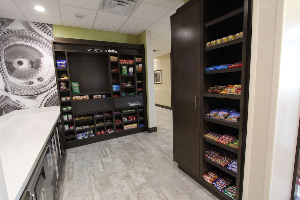 Hampton Inn & Suites Dallas Market Center - photo 60