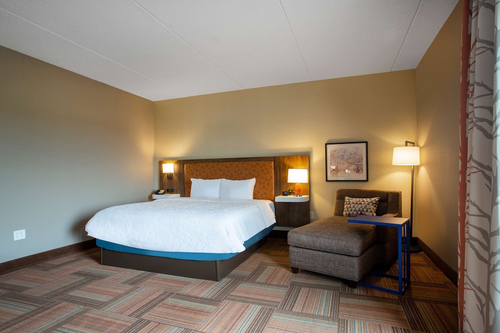 Hampton Inn Watertown - photo 9