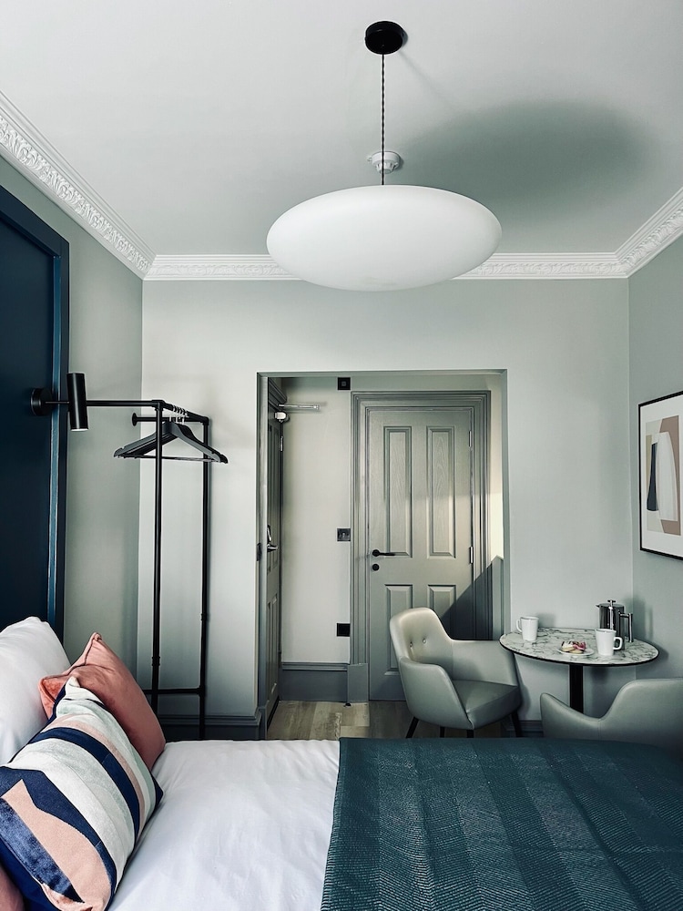Room In The Borders 1 Sime Place — Galashiels