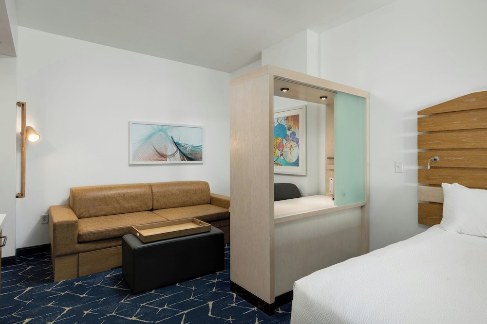 SpringHill Suites by Marriott Oceanside Beach - photo 16