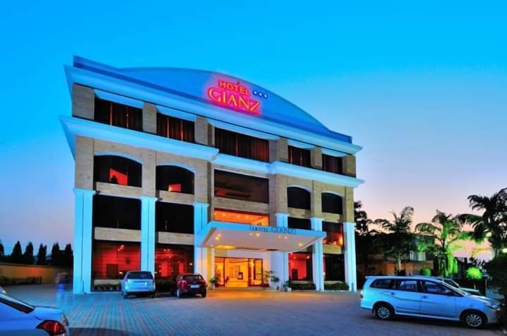Gianz Hotel - carbon neutral hotel in Baddi