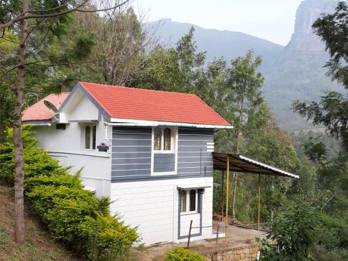 Jacaranda Resorts - carbon neutral hotel in Munnar