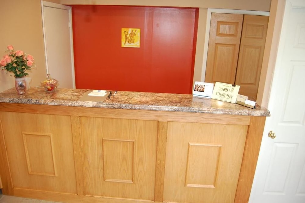 Canton Inn - photo 3