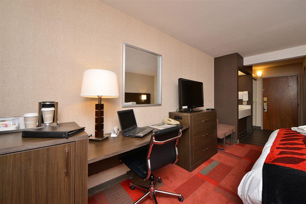 Radisson Hotel Madison - photo 39