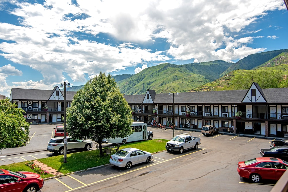 Silver Spruce Inn - photo 48