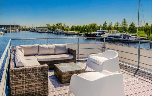 Cozy Ship In Aalsmeer With Wifi — Aalsmeer