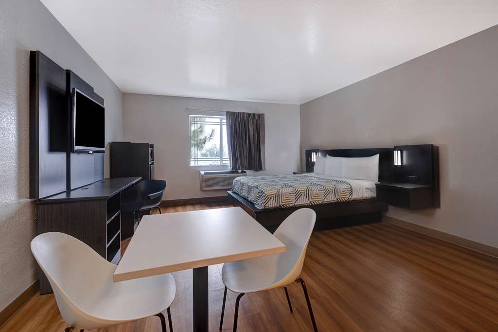 Motel 6 Buttonwillow CA Central - photo 9