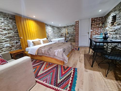 Villa 70 Guesthouse — 4-Star Luxury Hotel in Gjirokaster, Albania