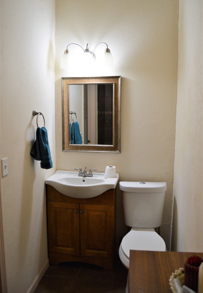 Holly Inn Suites - photo 35