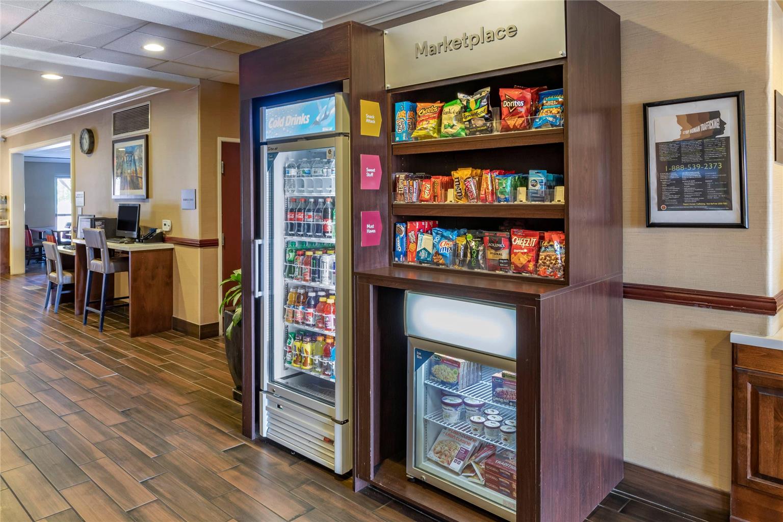 Comfort Suites Near Six Flags Magic Mountain - photo 32