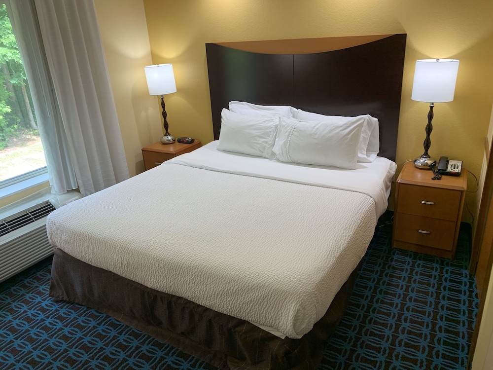 Fairfield Inn and Suites by Marriott Columbia - photo 2
