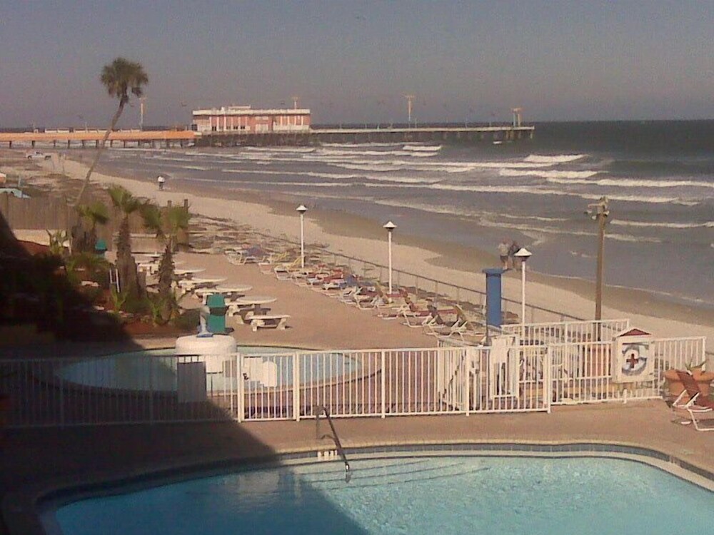 Daytona Inn Beach Resort - photo 61