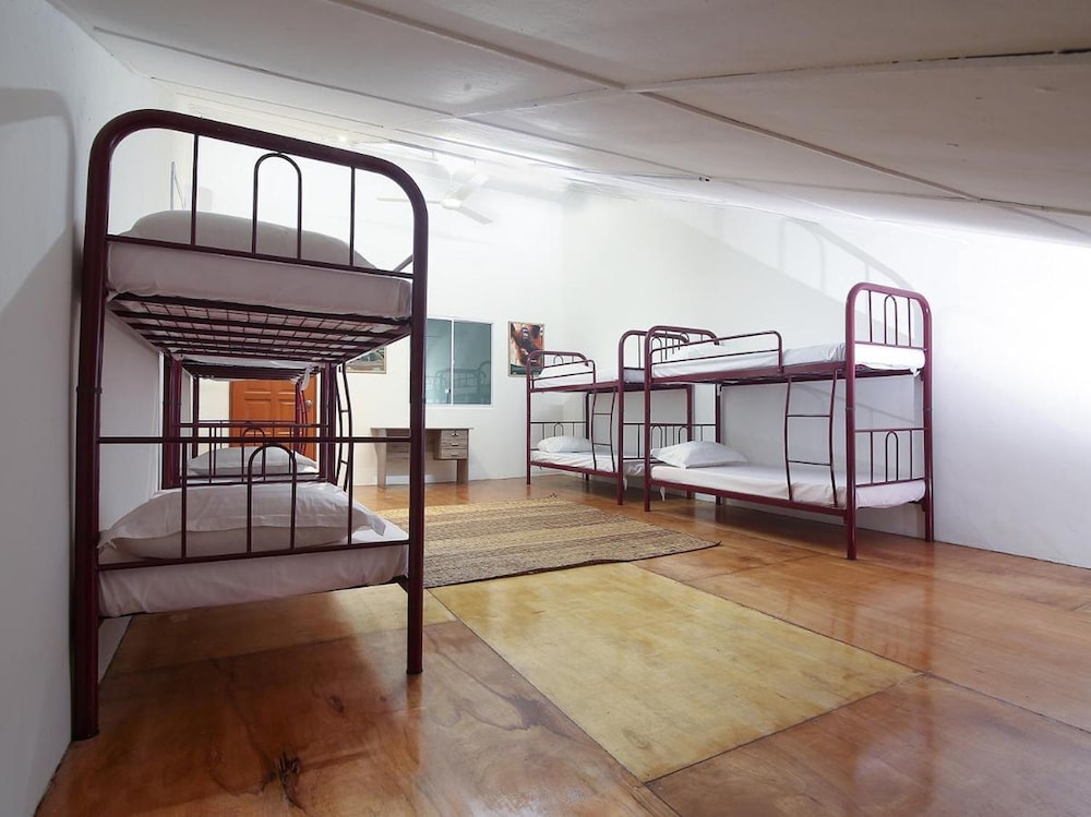 Single Bed in Mixed Dormitory Room With Ac — Kuching — photo 3