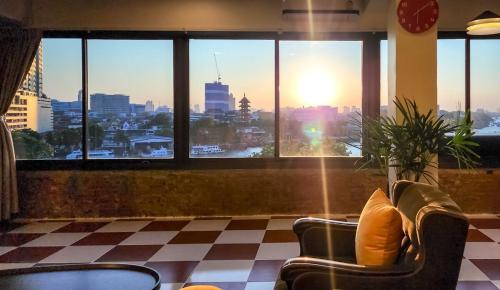 Best River view Retro vibe studio apartment Bangkok Old Town
