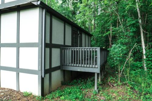 Tiny Home Cottage Near the Smokies #7 Tilly - photo 4