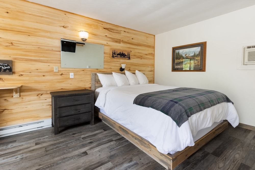 Beargrass Lodging and RV Resort - photo 16