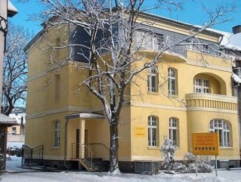 Pensjonat Restauracja Żółty Domek — hotel in Szczecinek