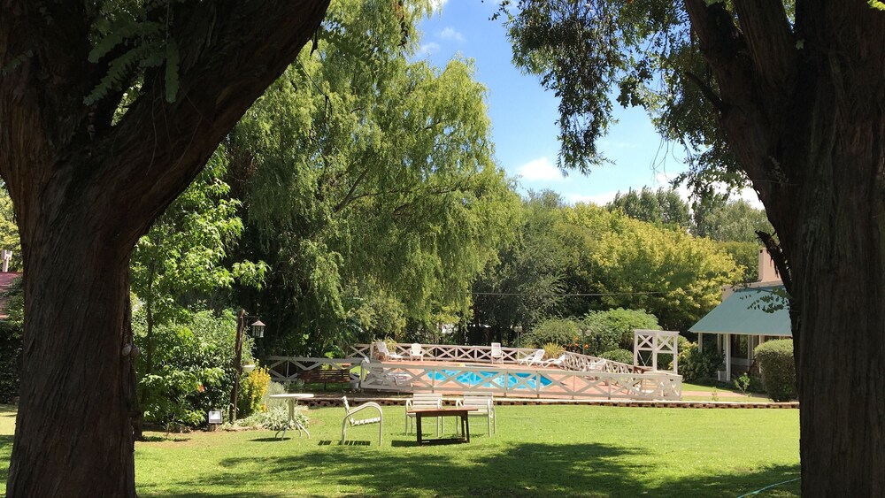 Hotel Prater — hotel in Villa General Belgrano