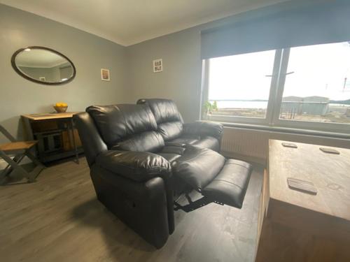 Burnt Island 2 bed apartment with stunning views — 4-Star Luxury Hotel in Burntisland, United Kingdom