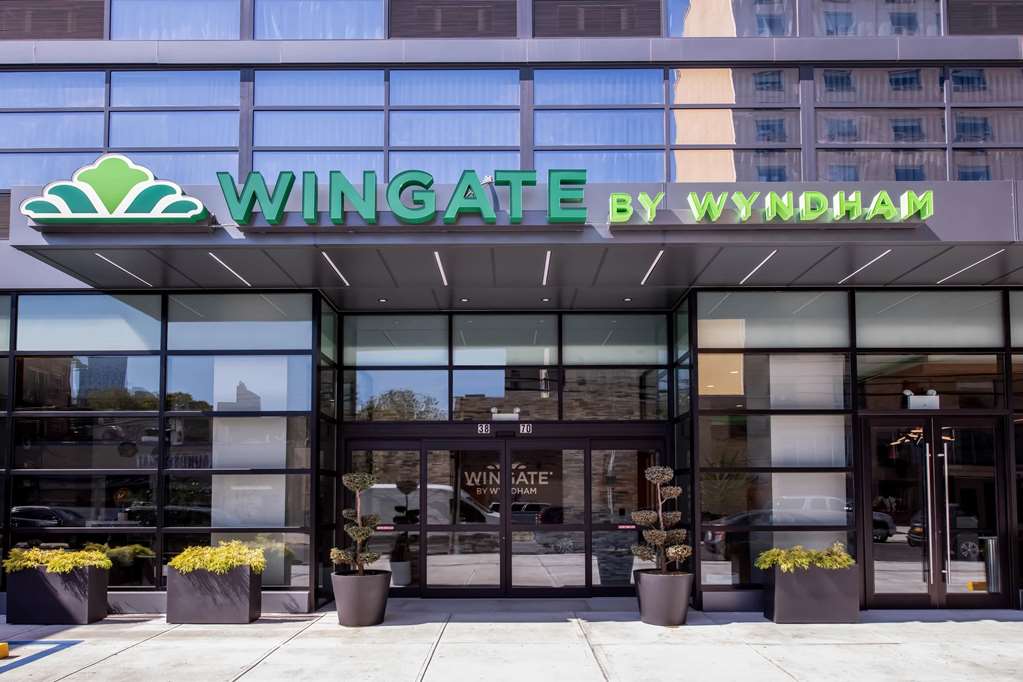 Wingate by Wyndham Long Island City - photo 2