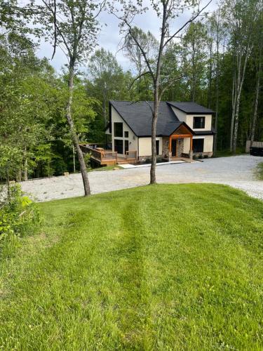 The Quana Hot Tub Fire Pit And Huge Entertainment Area — Logan