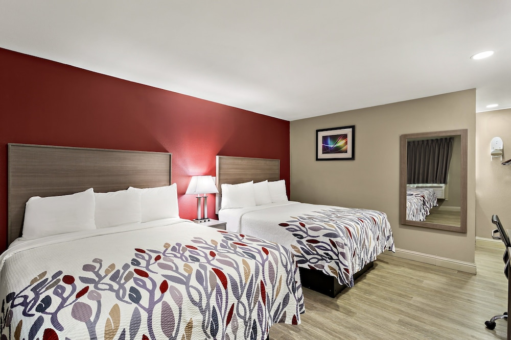 Red Roof Inn Redding - photo 6