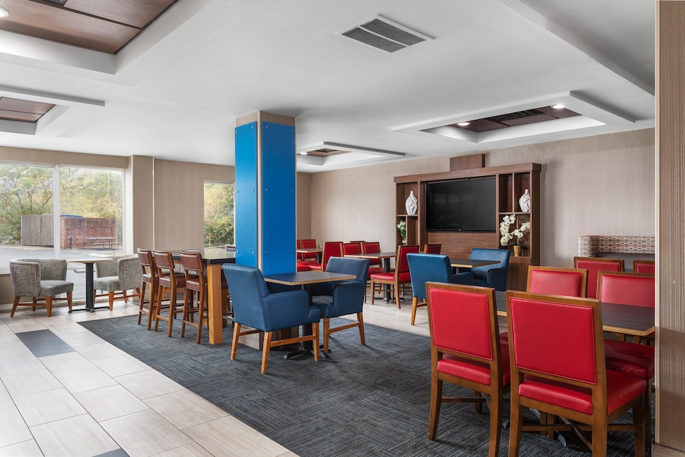 Holiday Inn Express Hotel & Suites Chattanooga Lookout Mtn by IHG - photo 39