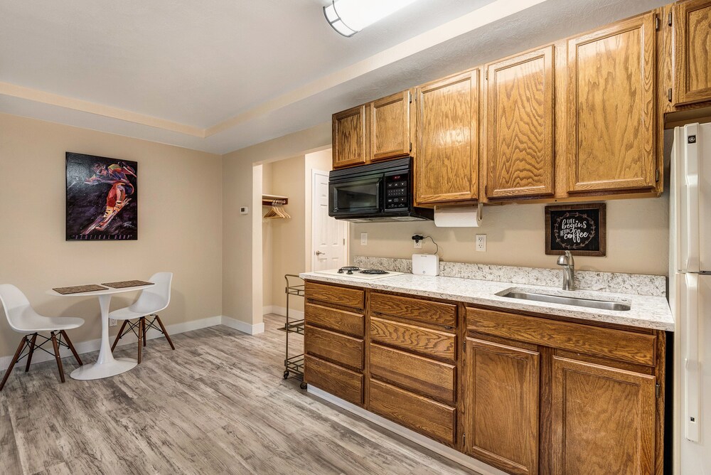 Bend Riverside Inn & Suites - photo 145