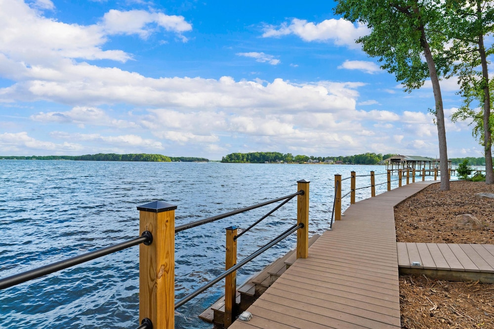 Lake Norman Getaway - photo 62