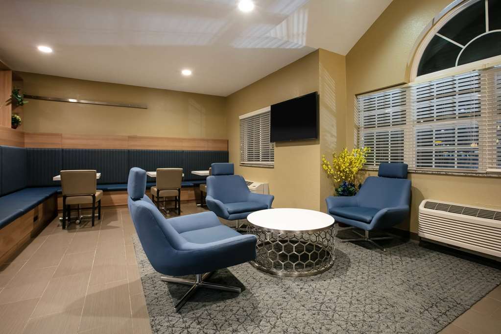 Microtel Inn & Suites By Wyndham Pecos - photo 3