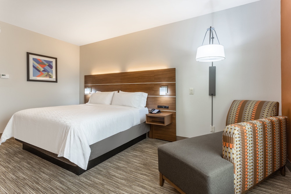 Holiday Inn Express & Suites Kearney by IHG - photo 14