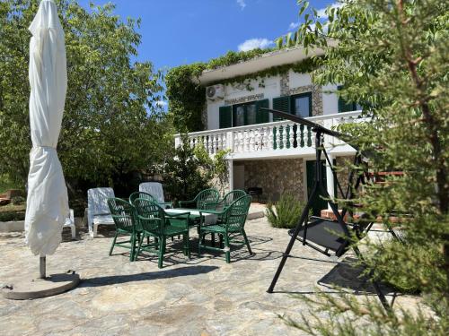 Holiday Home Kate — 4-Star Luxury Hotel in Pridraga, Croatia