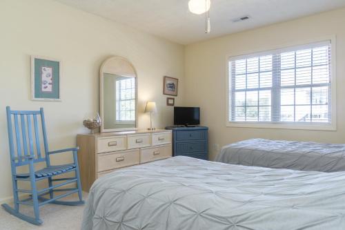 Pelican Palace by Oak Island Accommodations - photo 30