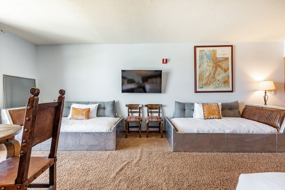 The Caledonian by All Seasons Resort Lodging - photo 66