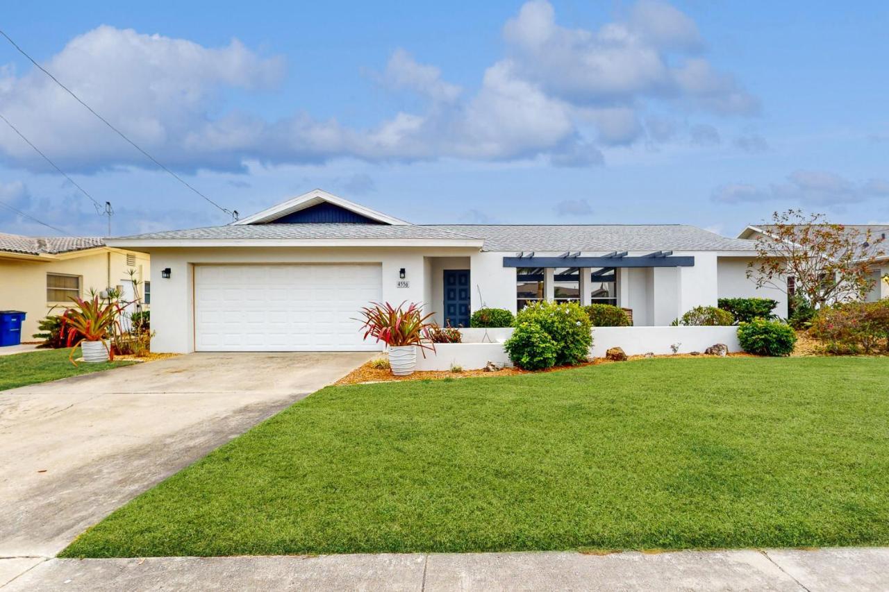 Waterside Tranquility in North Fort Myers, United States
