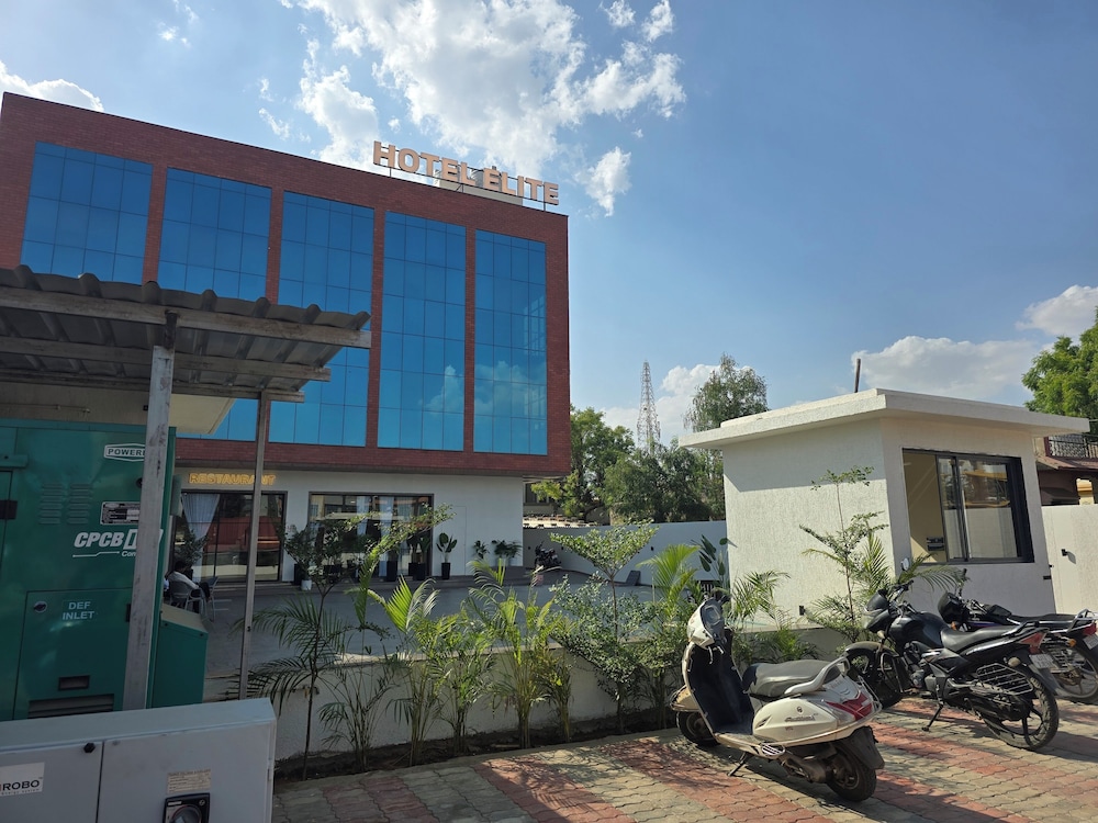 Hotel Elite — hotel in Bhachau