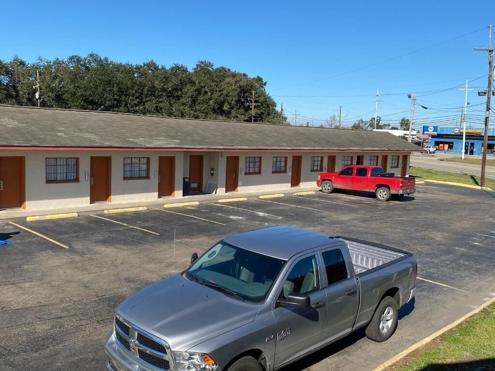 Relax Inn Plaquemine - photo 28