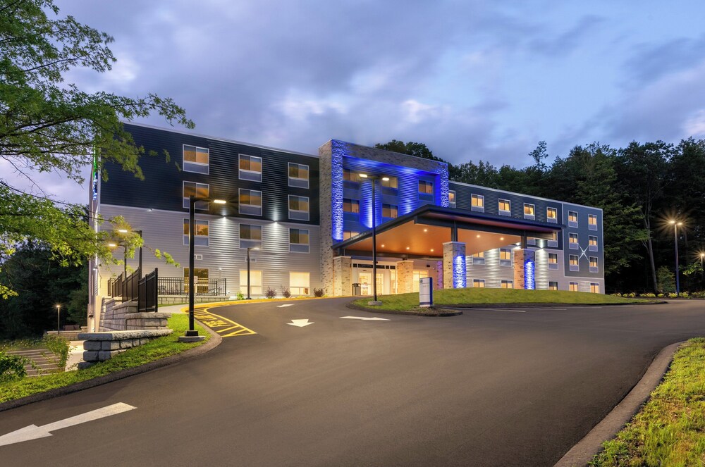 Holiday Inn Exp Stes Berkshires By Ihg - photo 7