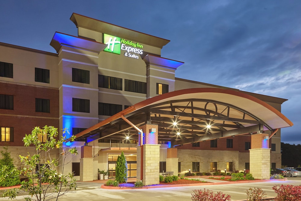 Holiday Inn Express Hotel & Suites Columbia Univ Area Hwy 63 by IHG in Columbia, United States
