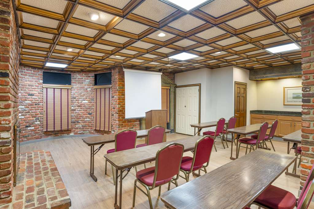 Best Western Plus Governor's Inn - photo 29