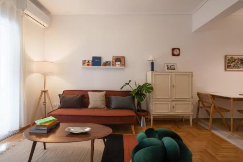 2BR Earthen Echoes Athens Core — 4-Star Luxury Hotel in Athens, Greece