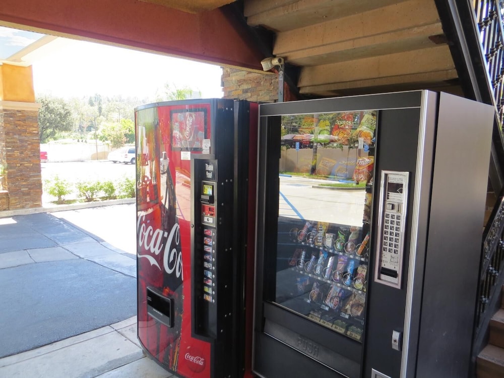 Azusa Inn Motel - photo 36