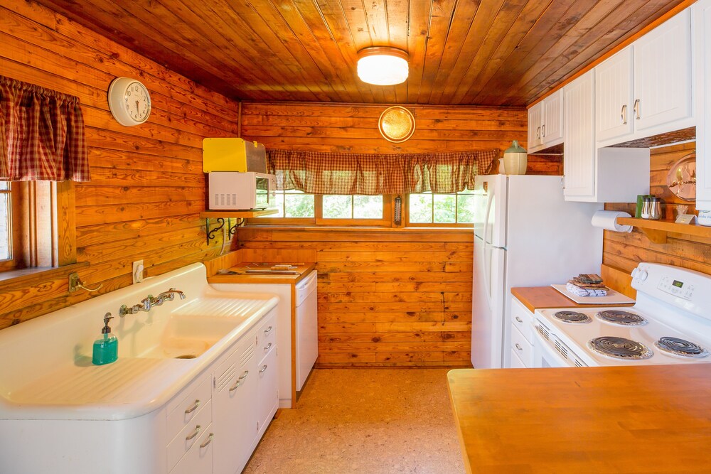 Ludlow's Island Resort - photo 15