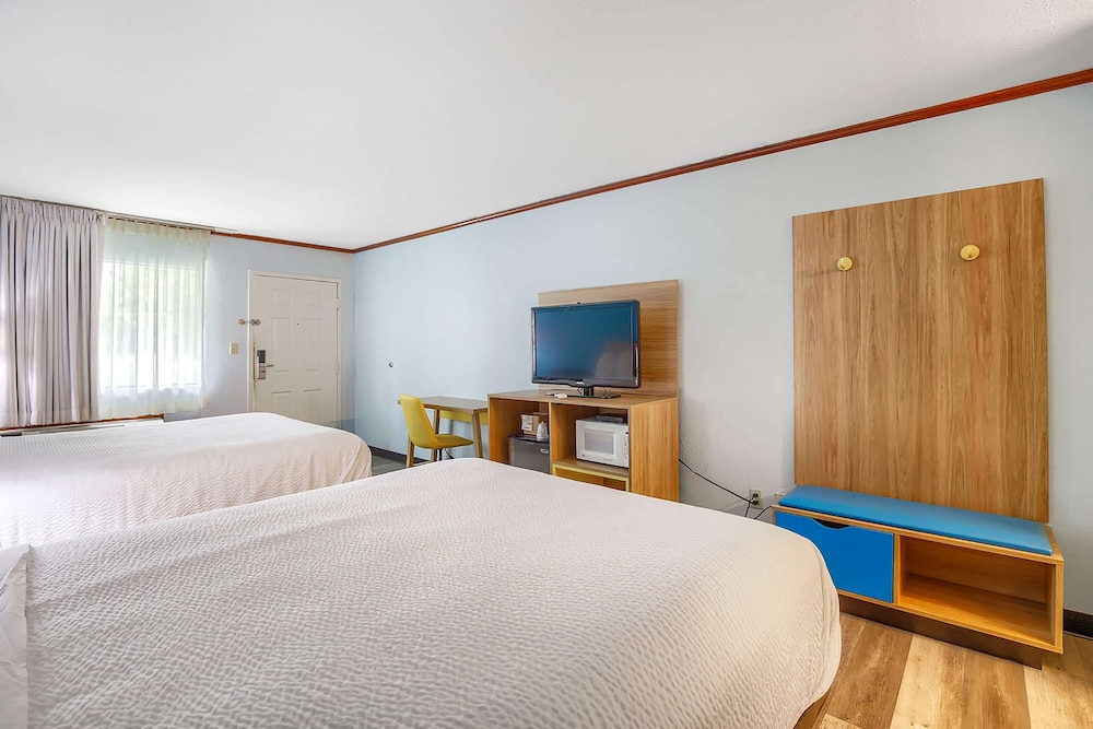 Days Inn by Wyndham Foley - photo 7