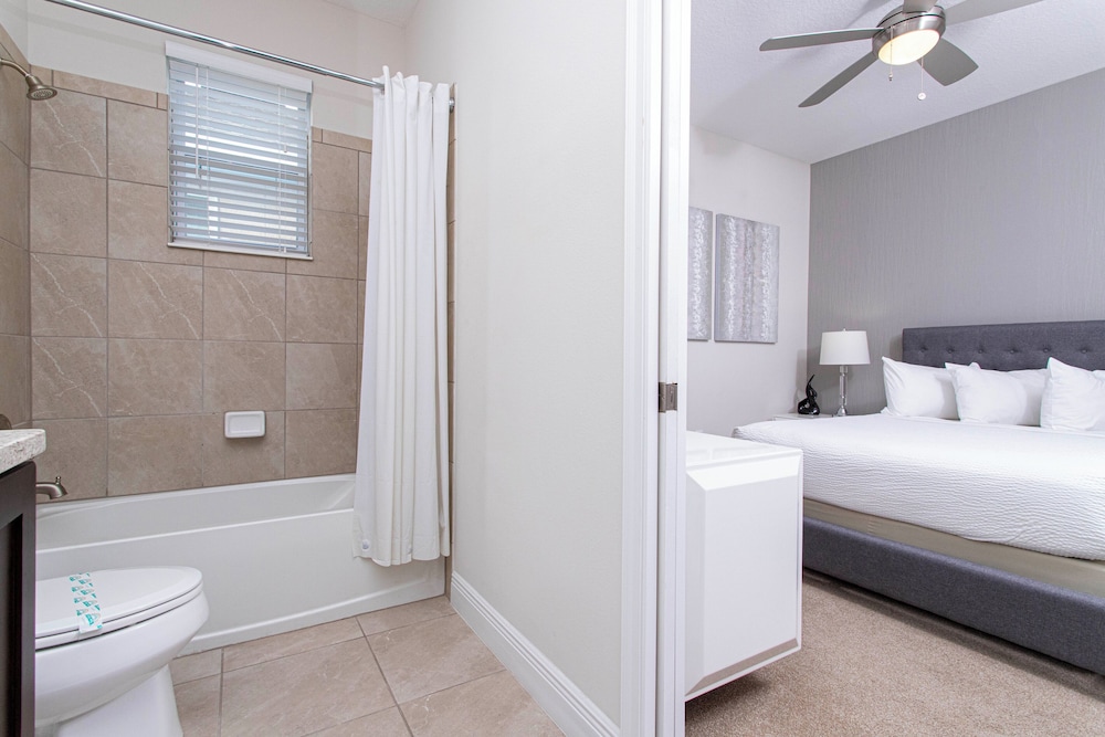 Luxurious 5Bd Single Family w Pool Jacuzzi Encore Resort 7432 - photo 27