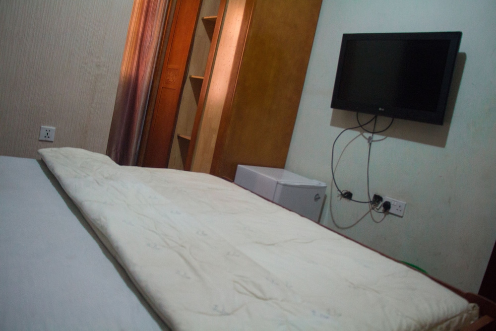 Owee’s Place — Lagos — photo 3